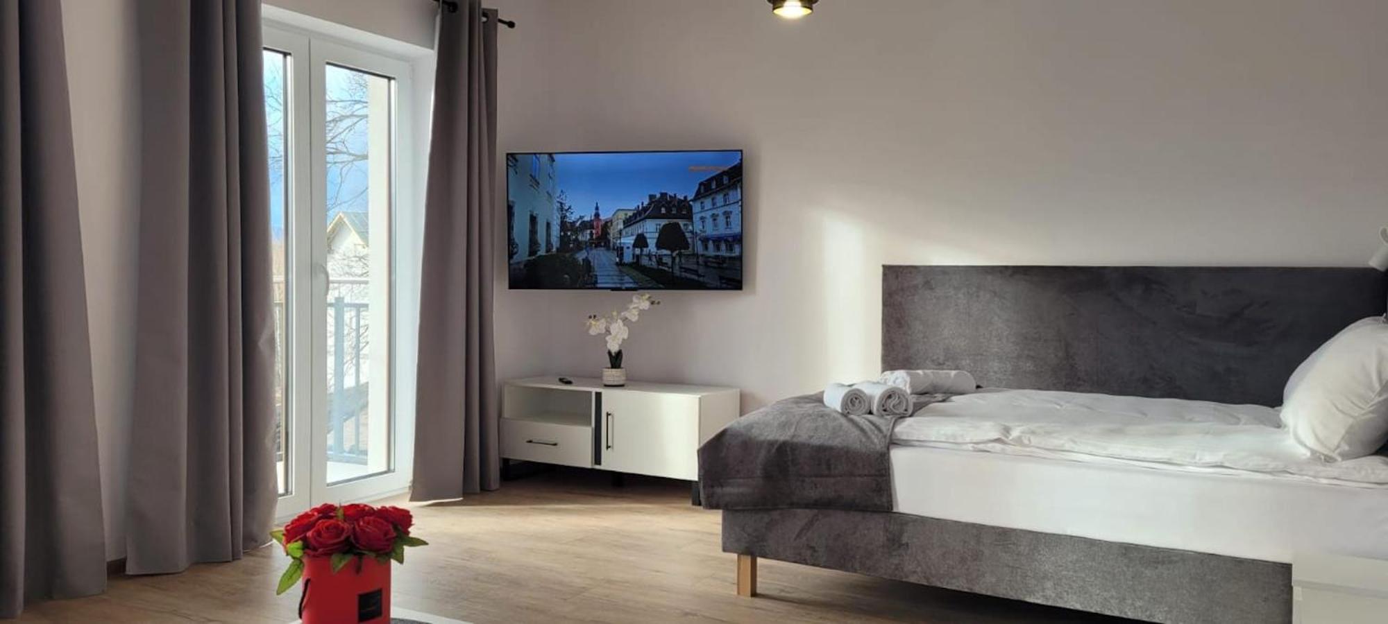 Kolorowe Cieplice - Apartamenty Z Widokiem Na Karkonosze Jelenia Góra Exterior foto